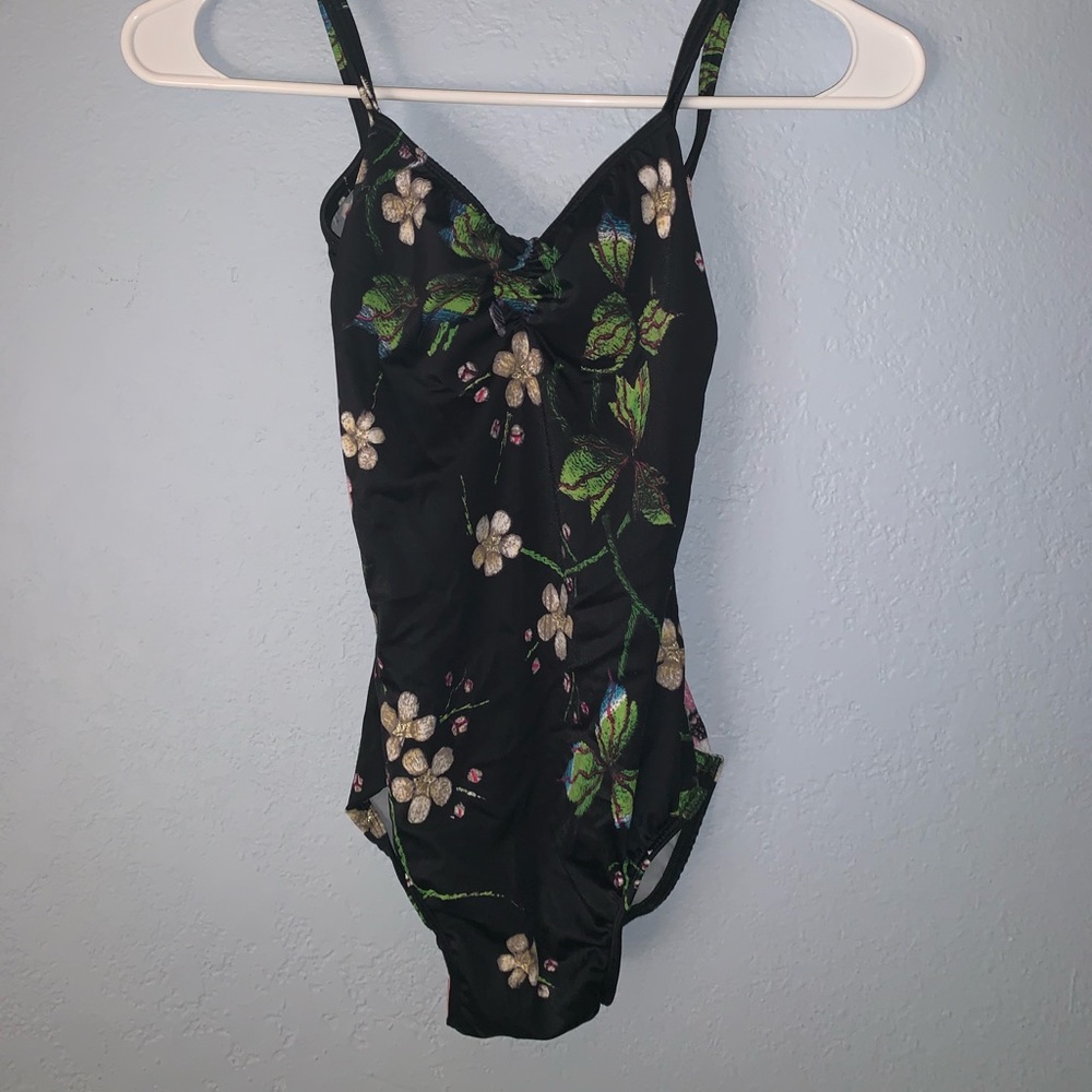 Floral Classin Leo! Black spaghetti strap!